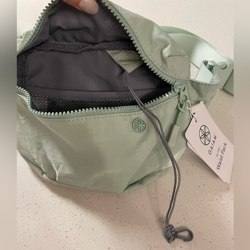 NWT • GAIAM Light Sage Green Belt Bag/ Waist Pack - Picture 7 of 14